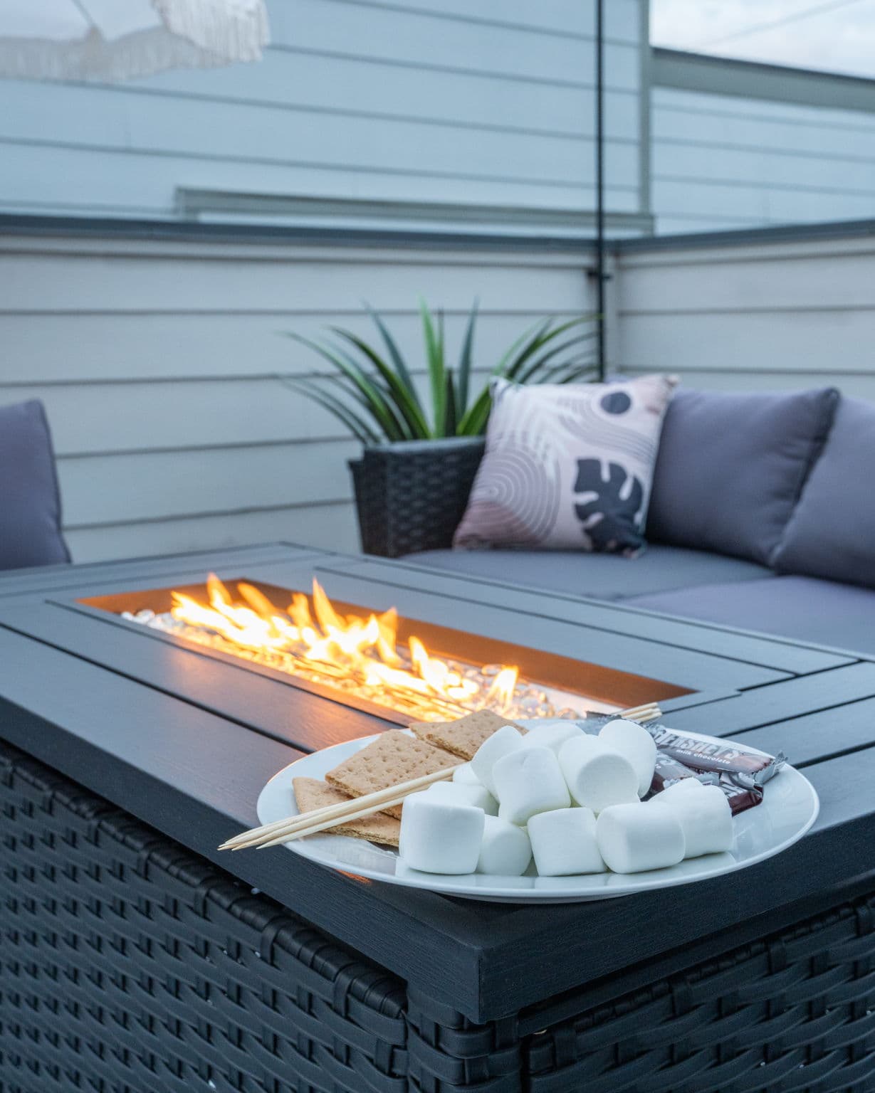 Outdoor fire feature