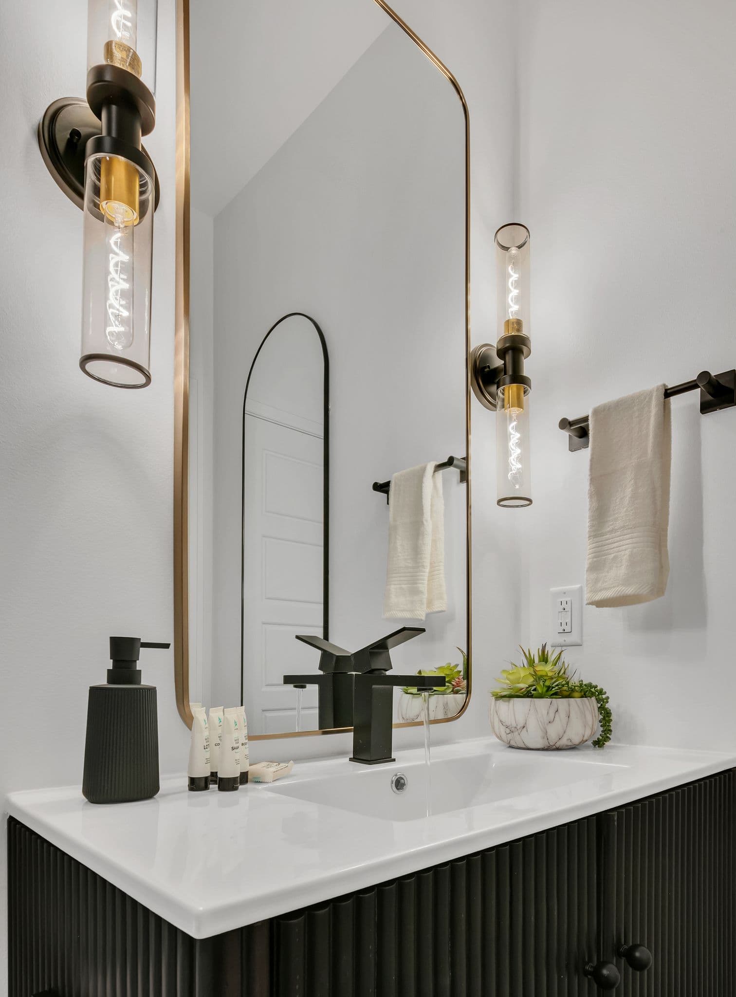Commercial & Workplace Interiors